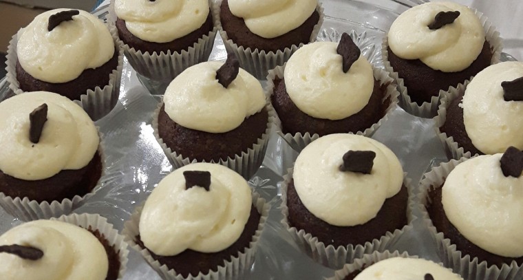 Vegan chocolate coconut mini cupcakes